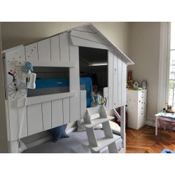 Lit enfant Cabane en bois avec escalier