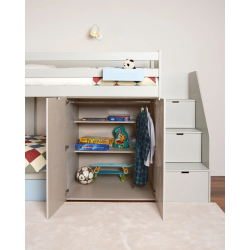 Lits superposés en forme de train en bois massif