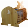 Lit de bébé original en forme de lapin