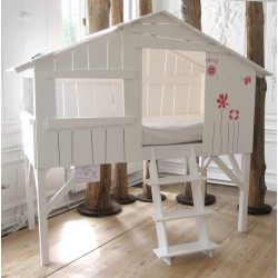 Lit enfant Cabane en bois avec escalier