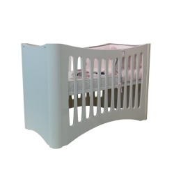 Lit bébé en bois - déco chambre bébé