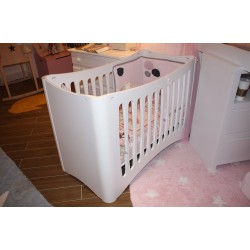 Lit bébé en bois - déco chambre bébé