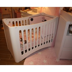 Lit bébé en bois - déco chambre bébé