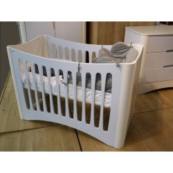 Lit bébé en bois - déco chambre bébé