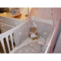 Lit bébé en bois - déco chambre bébé